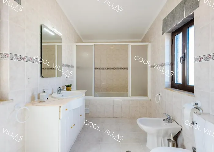 Margarida - Heatable Pool & Center Vakantiehuis Albufeira